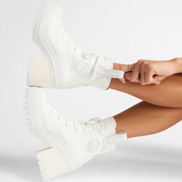 Converse Chuck 70 De Luxe Heel Western Sneaker Boots - Picture 14 of 16